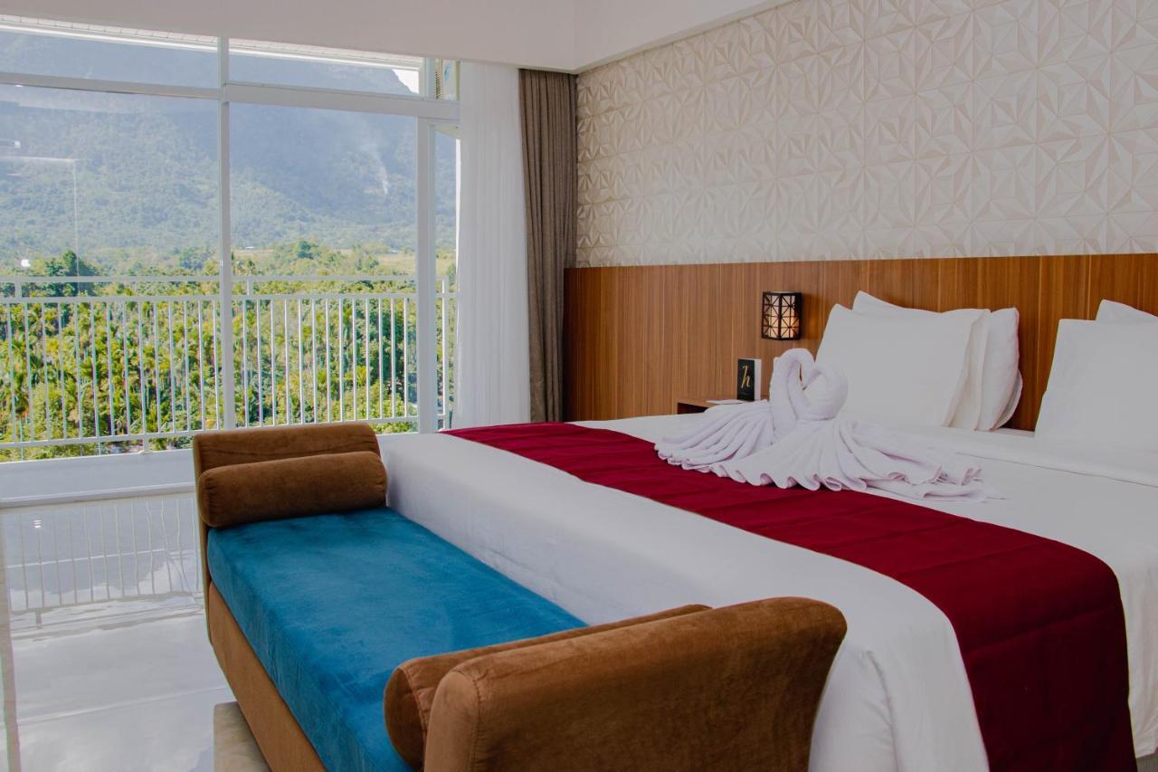 Horison Sentani Hotel Nefaar ภายนอก รูปภาพ